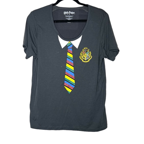 Harry Potter Gryffindor Women's Gray T-Shirt with Red Cape Size XL Juniors - Picture 1 of 3